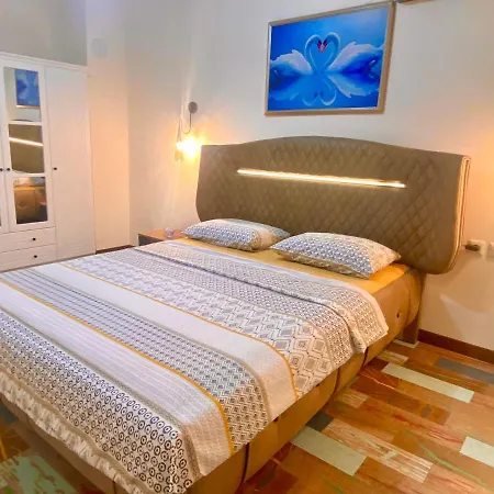 Jazzy Homes Top Class,100 Mb Fast Internet Apartment